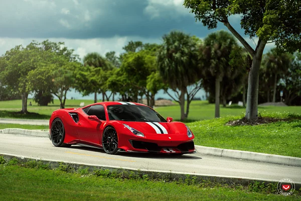 Фото дисков Vossen EVO-5 Черный глянец на Ferrari 488