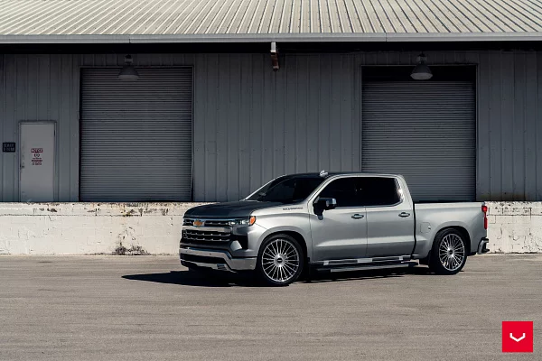 Фото дисков Vossen HF-8 Глянцевый лак на Chevrolet Silverado IV