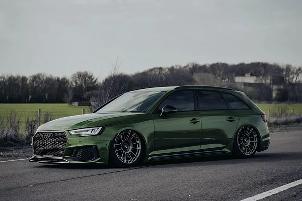 Фото дисков Rotiform OZR Сатиновый графит на Audi A/S/RS 4 (B9)