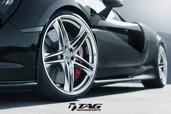 Фото дисков HRE P207 Полированный лак на McLaren 570S