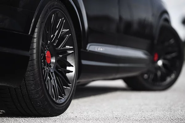 Фото дисков Rotiform JDR  на Audi Q7 (4M)