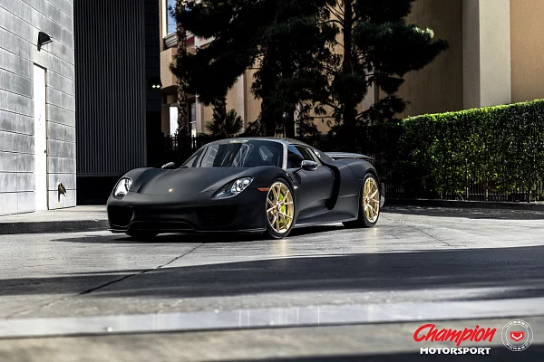 Фото дисков Vossen RS74 Глянцевое золото на Porsche 918 Spyder