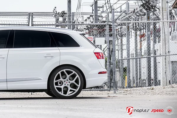 Фото дисков Vossen CG-205 Серебро на Audi Q7 (4M)