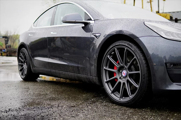 Фото дисков HRE RC103 Сатиновый графит на Tesla Model 3