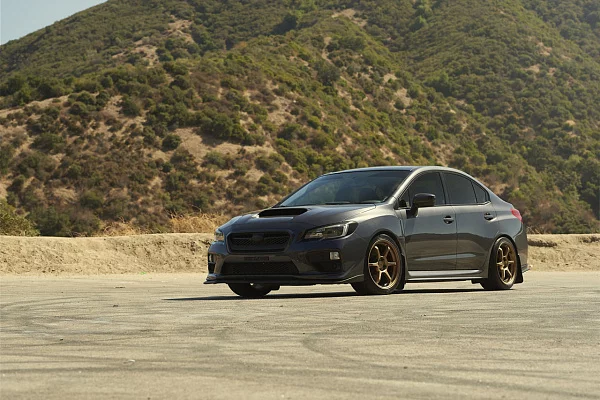 Фото дисков Motegi Racing MR145 TRAKLITE 3.0 Сатиновое золото на Subaru WRX VA