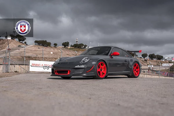 Фото дисков HRE 305M Красный глянец на Porsche 911 VI