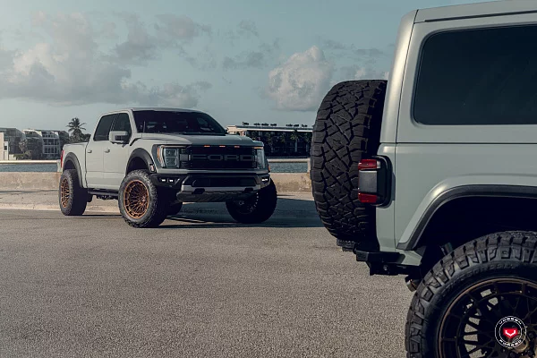 Фото дисков Vossen LCX-03 Сатиновая медь на GMC Sierra IV