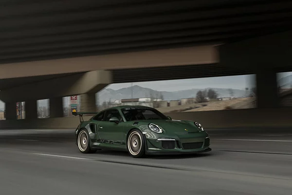 Фото дисков HRE 300 GTS Сатиновая шампань на Porsche 911 VIII