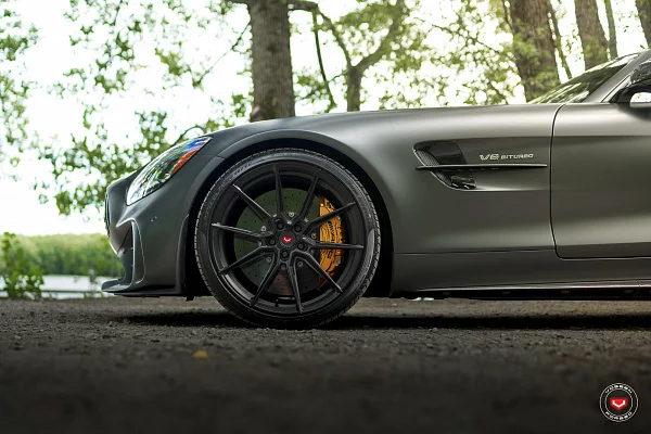Фото дисков Vossen EVO-2R Черный сатин на Mercedes-Benz AMG GT I