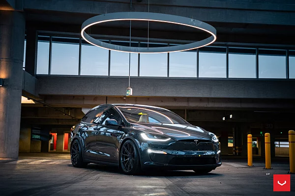 Фото дисков Vossen HFX-2 (5-Lug) Глянцевый графит на Tesla Model X