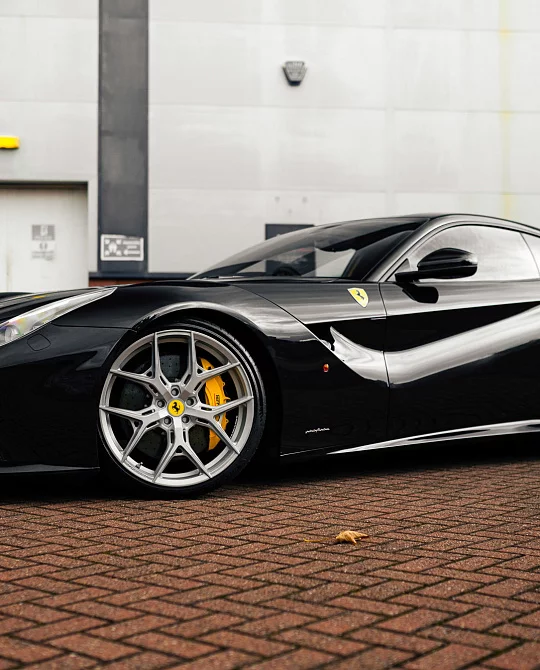 Фото дисков HF-5 Серебро на Ferrari F12