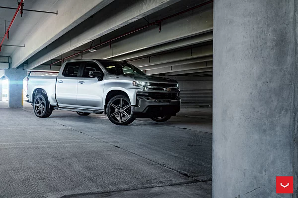 Фото дисков Vossen HF6-2 Алмазная проточка на Chevrolet Silverado IV