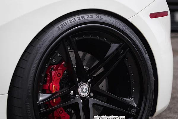 Фото дисков HRE S207 Черный сатин на Ferrari 488