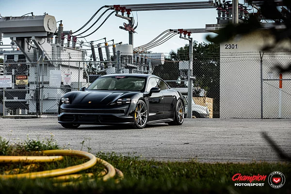 Фото дисков Vossen RS74 Глянцевый тонированный лак на Porsche Taycan I