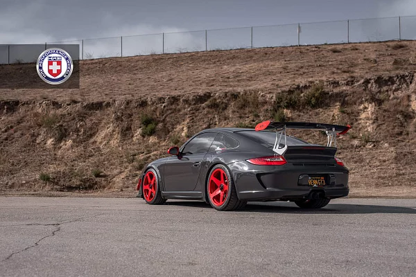 Фото дисков HRE 305M Красный глянец на Porsche 911 VI