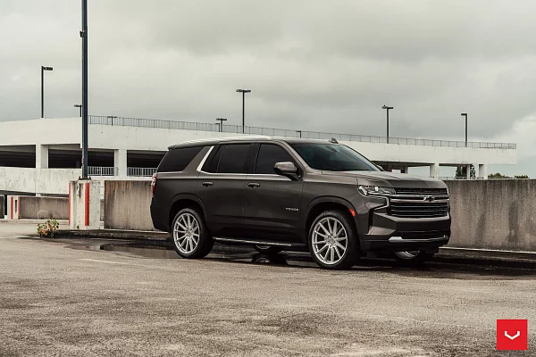 Фото дисков Vossen HF6-1 Серебро на Chevrolet Tahoe V