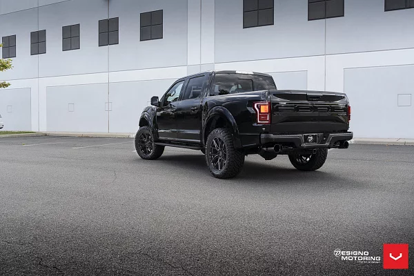 Фото дисков Vossen HF6-4 Черный глянец на Ford F-150 XIII