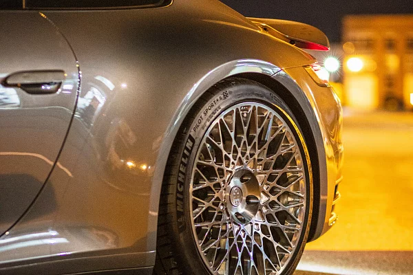 Фото дисков HRE 501M Глянцевый тонированный лак на Porsche 911 VIII