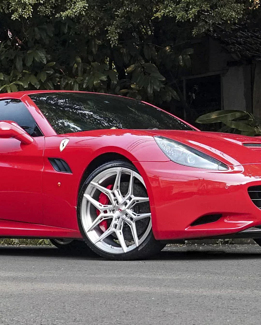 Фото дисков EVO-4R Глянцевый лак на Ferrari California