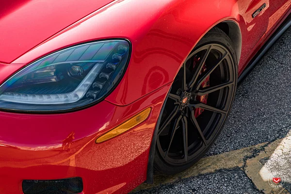 Фото дисков Vossen M-X2 Черный сатин на Chevrolet Corvette C6