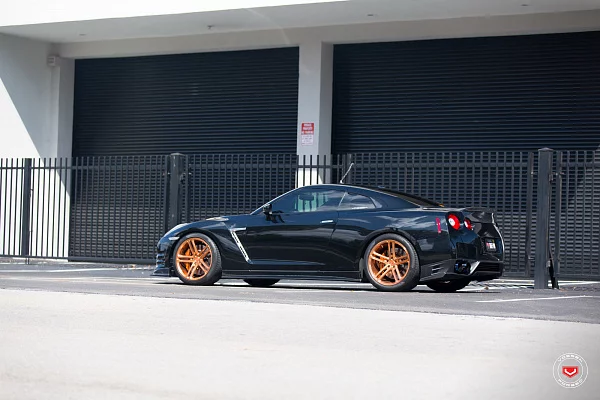 Фото дисков Vossen CG-202 Глянцевая медь на Nissan GT-R