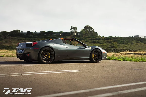 Фото дисков HRE P207 Черный сатин на Ferrari 458