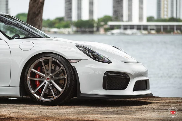 Фото дисков Vossen CG-203 Глянцевый лак на Porsche Cayman II