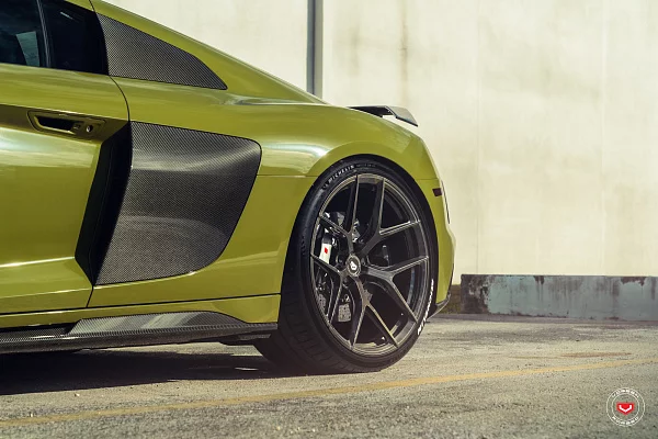 Фото дисков Vossen S21-01 Глянцевый темный лак на Audi R8 (4S)