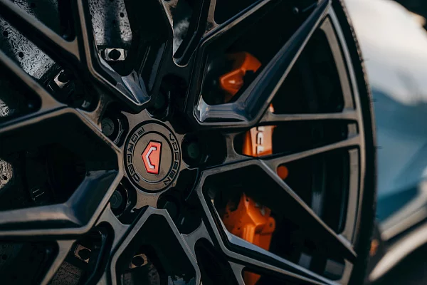 Фото дисков Vossen EVO-5 Черный глянец на McLaren 600
