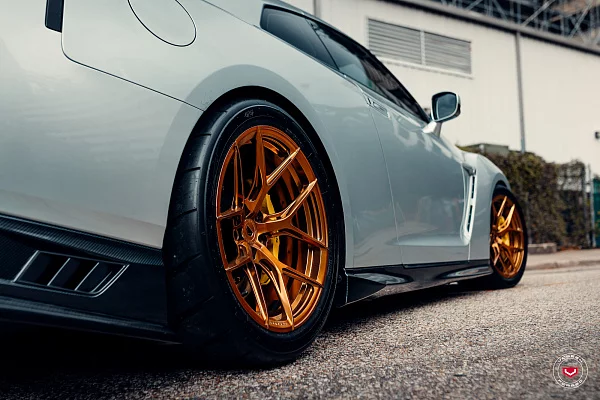 Фото дисков Vossen S21-01 Глянцевая темная медь на Nissan GT-R