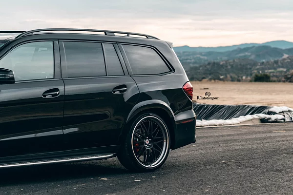Фото дисков HRE 540C Черный сатин на Mercedes-Benz GLS (X166)