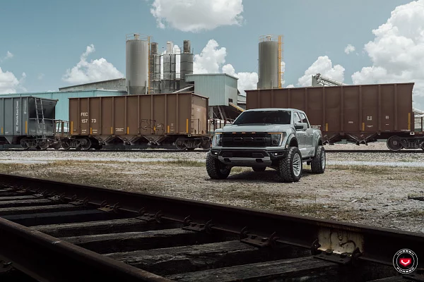 Фото дисков Vossen VFX-04 Глянцевый лак на Ford F-150 XIV