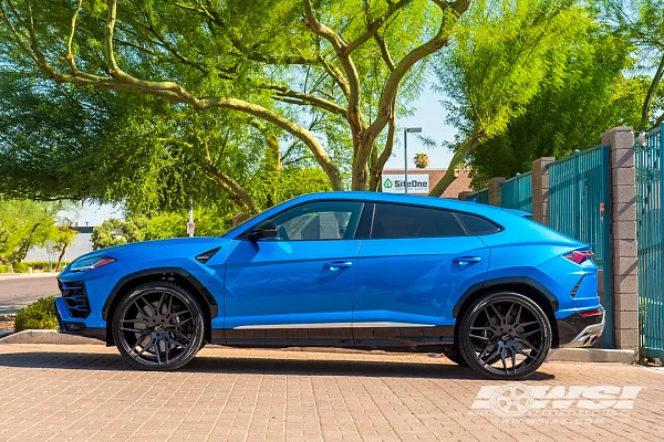 Фото дисков Giovanna Bogota Черный глянец на Lamborghini Urus