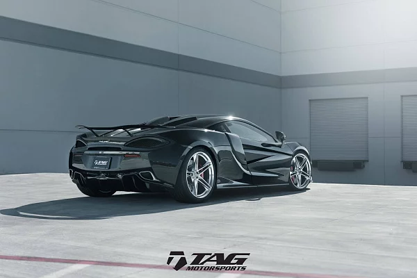 Фото дисков HRE P207 Полированный лак на McLaren 570S