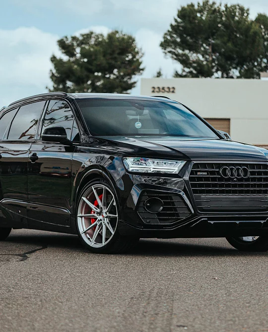 Фото дисков EVO-2R Глянцевый лак на Audi Q7 (4M)