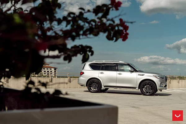 Фото дисков Vossen HF6-1 Глянцевый темный лак на Infiniti QX80 I