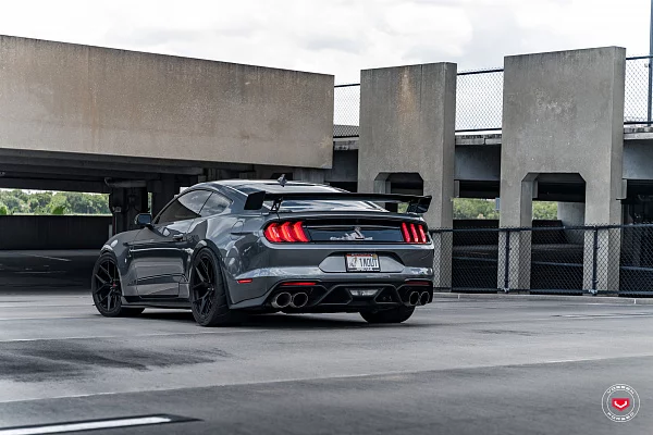 Фото дисков Vossen S21-01 Черный сатин на Ford Mustang VI