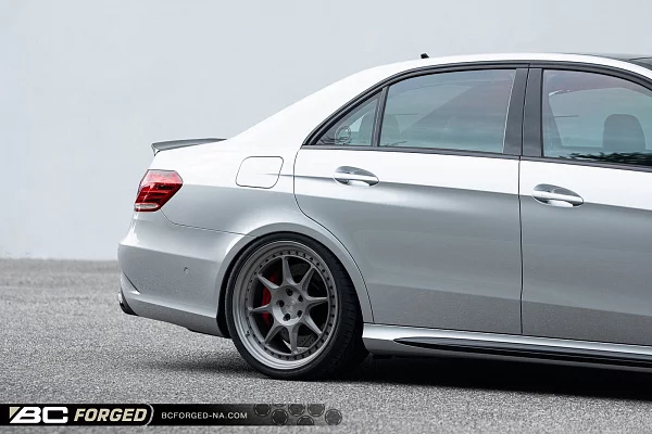 Фото дисков BC Forged LE82 // MLE82 Сатиновый темный лак на Mercedes-Benz E-Class (W212, S212, C207)