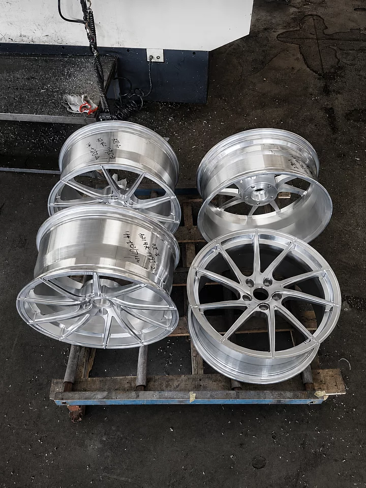 19" диски в стиле Ispiri FFR1D с брашированием