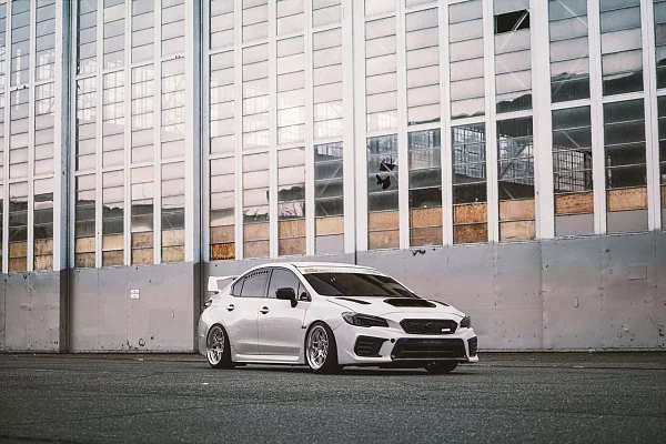 Фото дисков Motegi Racing MF414 Tsubaki Полированный лак на Subaru WRX VA