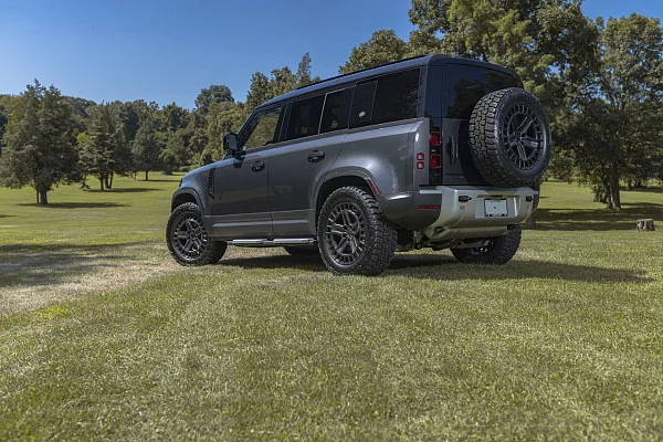 Land Rover Defender II