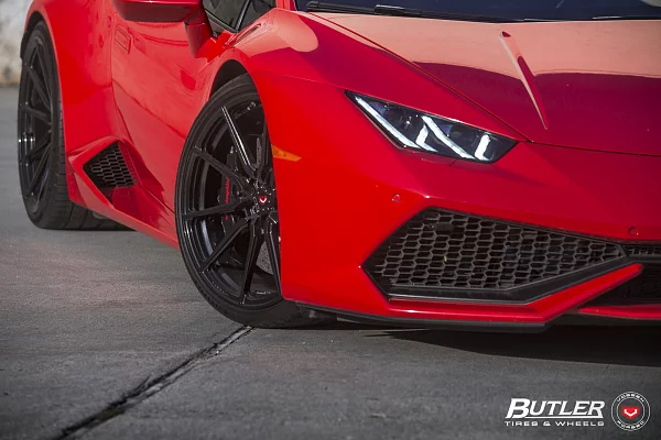 Фото дисков Vossen M-X2 Черный глянец на Lamborghini Huracan