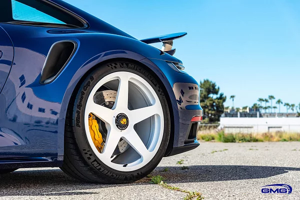 Фото дисков HRE 305M Белый глянец на Porsche 911 VIII