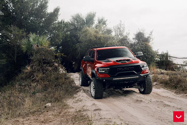 Фото дисков Vossen HFX-1 (6-Lug) Серебро на Ram 1500 V