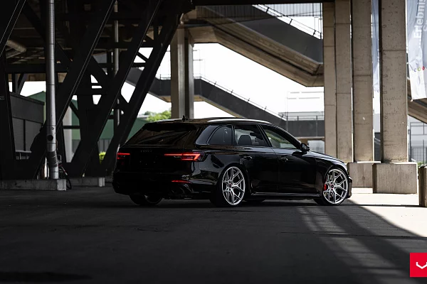 Фото дисков Vossen HF-5 Серебро на Audi A/S/RS 4 (B9)