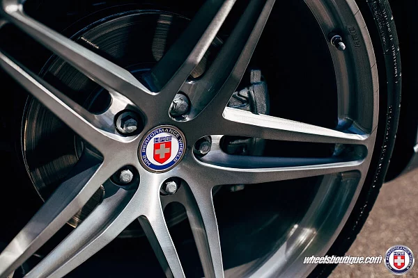 Фото дисков HRE P107 Глянцевый тонированный лак на Audi Q3 (8U)