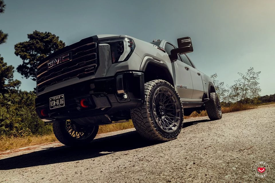 Vossen LCX-03 / GMC Sierra IV