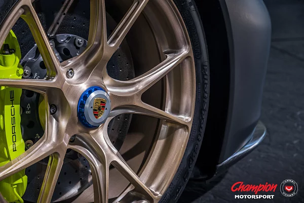 Фото дисков Vossen RS74 Глянцевое темное золото на Porsche 918 Spyder