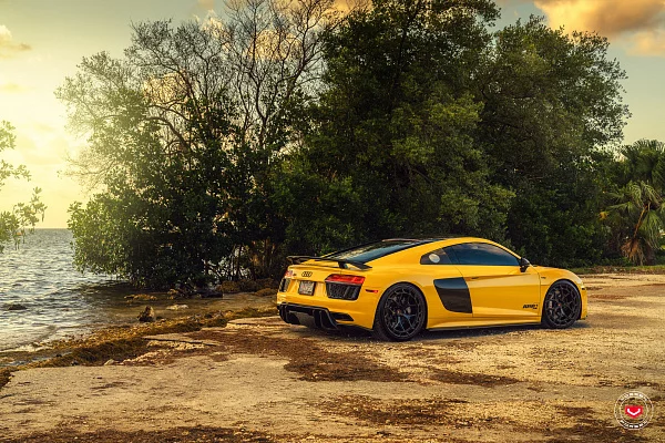 Фото дисков Vossen LC3-01T Черный глянец на Audi R8 (4S)