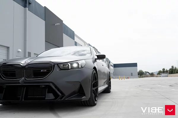 Фото дисков Vossen HF-5 Черный глянец на BMW 5/M5 (G60/G90)